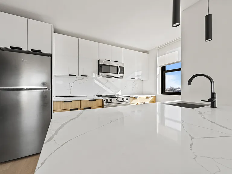 Cosmo 440 Luxury Apartments — Photo 28