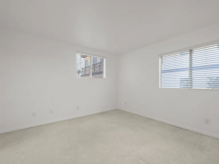 Second bedroom.
