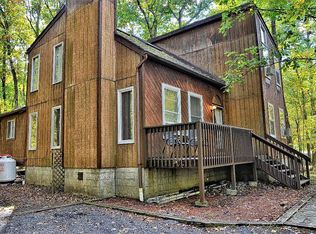 119 Reston Dr, East Stroudsburg, PA 18301