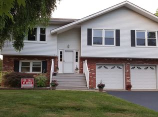 4 Green Ridge Ln, Monmouth Junction, NJ 08852