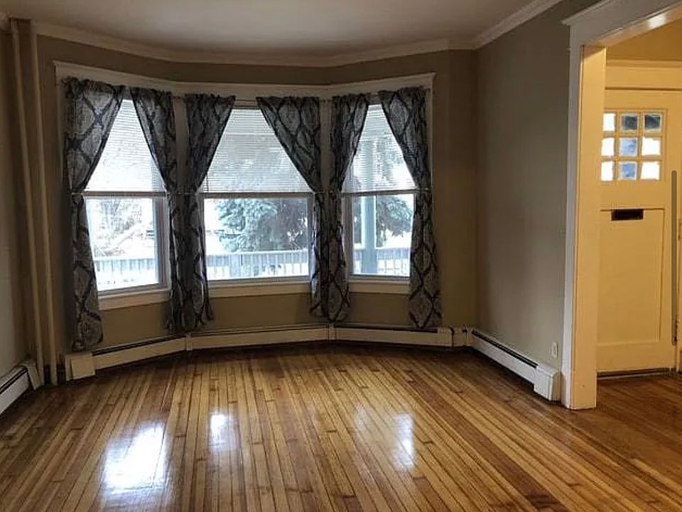 1st image of 204 Ontario St APT 1