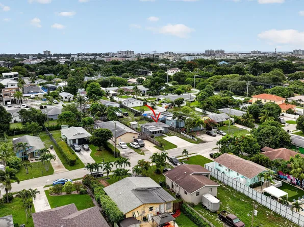 323 NW 4TH Avenue, Delray Beach, FL 33444