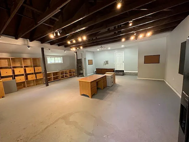 work garage space