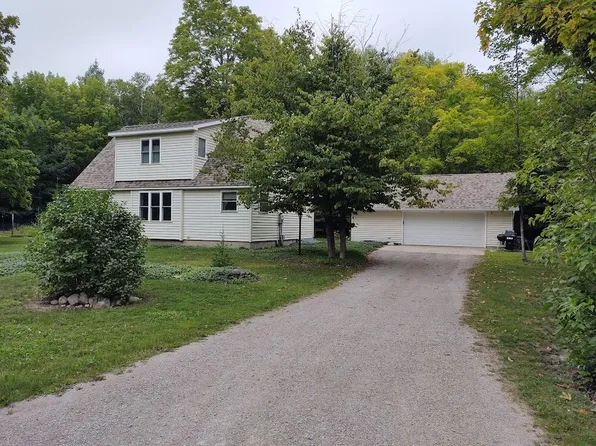616 Constance St, Rogers City, MI 49779