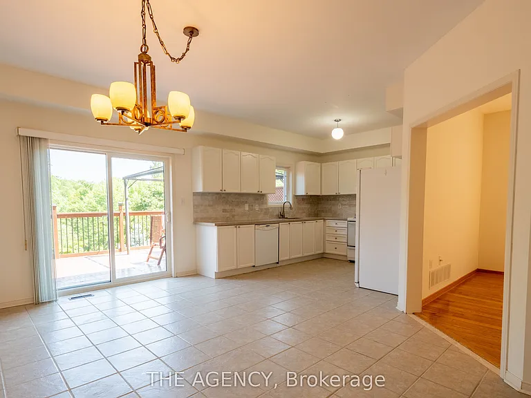 45 Silvervalley Dr #UPPER — Photo 9