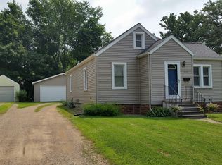 928 Bridge Ave, Albert Lea, MN 56007