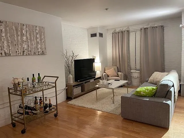 42 Chauncy St #3C