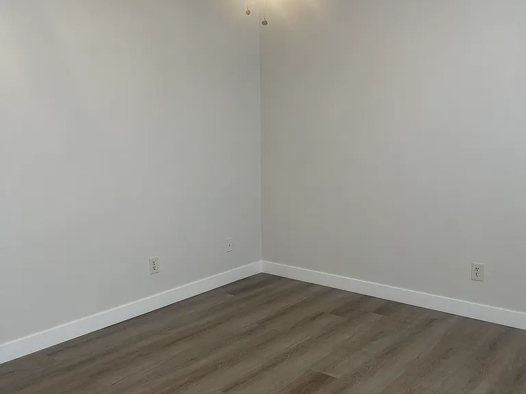 2432 E Tracy Ln #1 — Photo 13