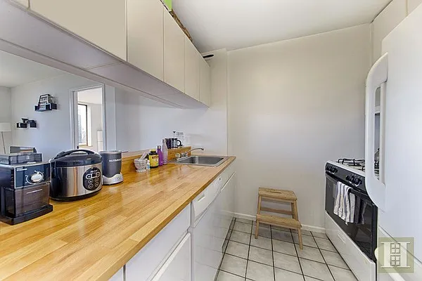 Rented by Halstead Real Estate | media 20