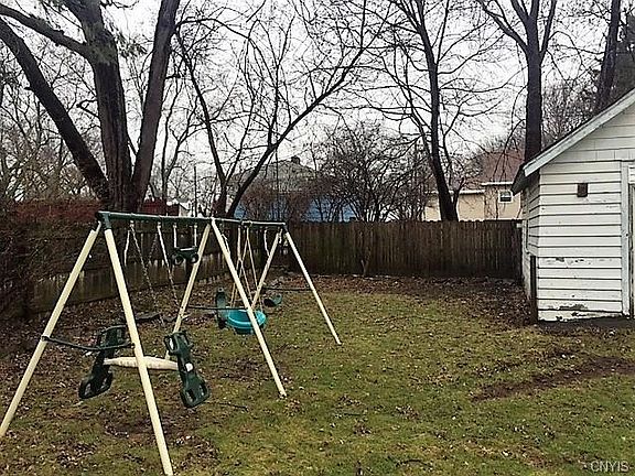 5th image of 142 Melbourne Ave