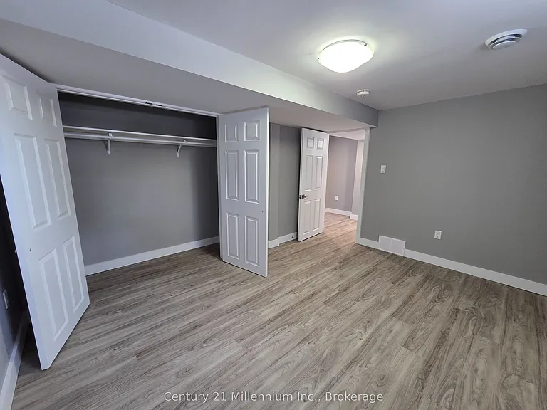 398 Kingsway St E #2 — Photo 18