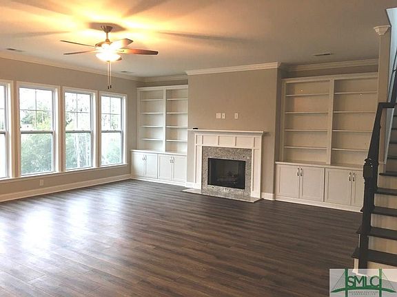 Amazing Family Room w Fireplace