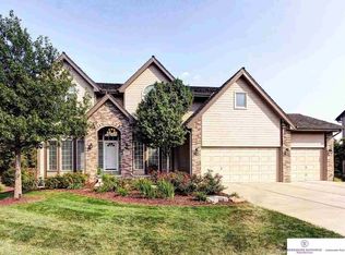 175 S 166th St, Omaha, NE 68118