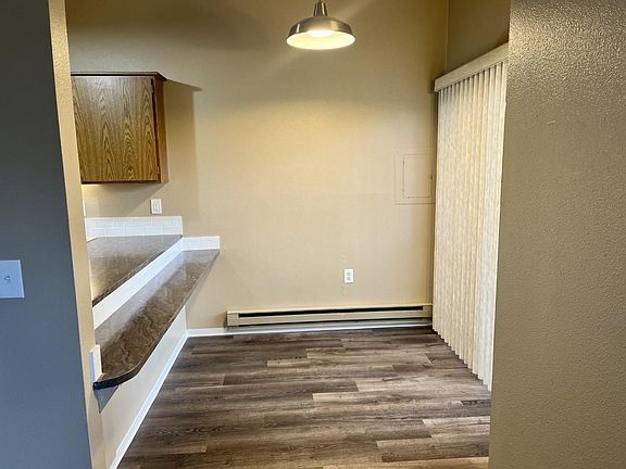 3rd image of 233 NE Damson Ave #4
