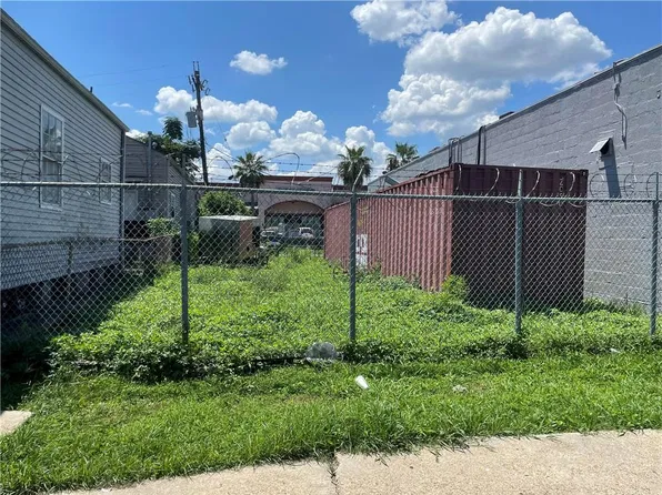 2929 Josephine St, New Orleans, LA 70113