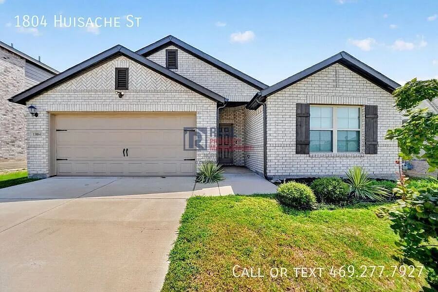 Easy Living, Great Storage with Community Pool in Royse City — Photo 2