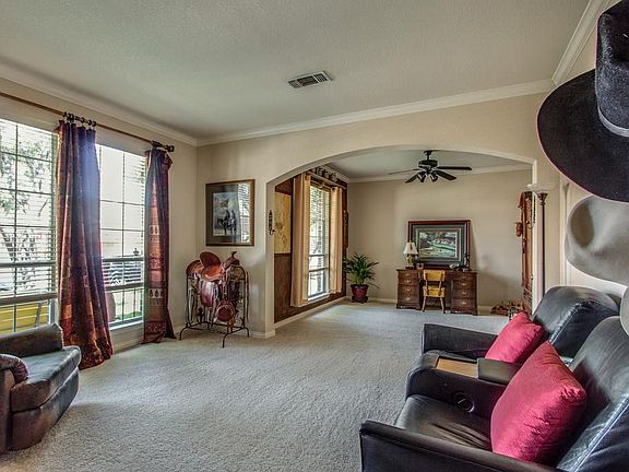 5th image of 3113 Hemlock Ln
