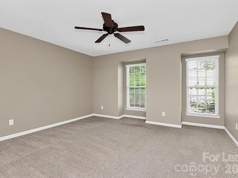 10229 Blairbeth St — Photo 30