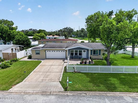 2nd image of 102 N Capri Dr