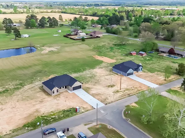 15 Saye St, Vilonia, AR 72173