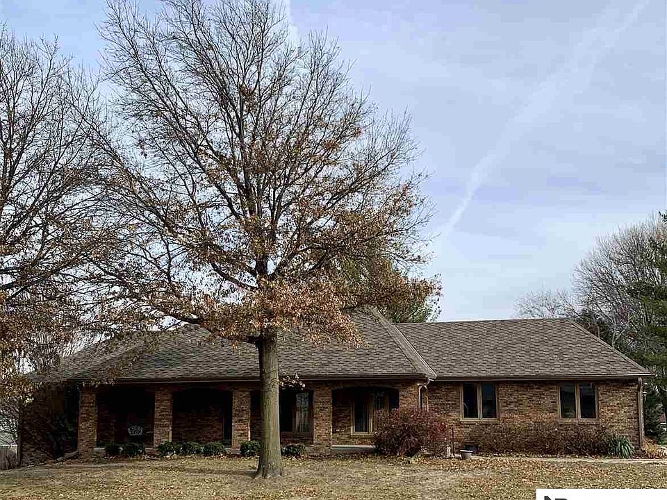 1st image of 4100 Pinewood Ln
