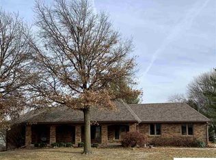 4100 Pinewood Ln, Lincoln, NE 68516