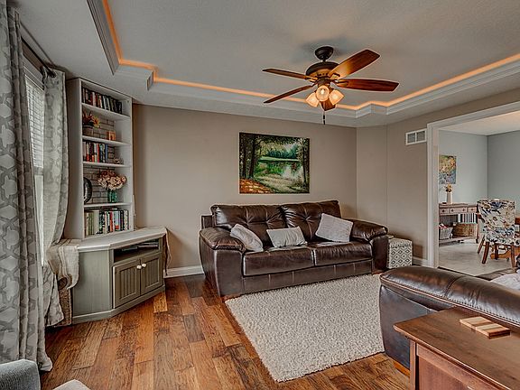4th image of 355 Molise Cir
