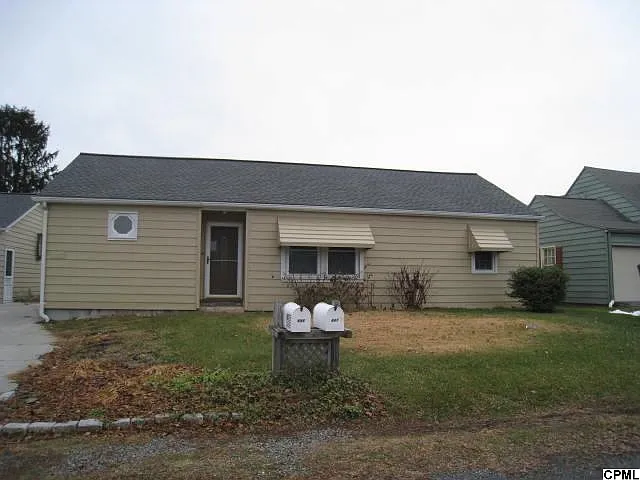 646 Highland Ave photo 1