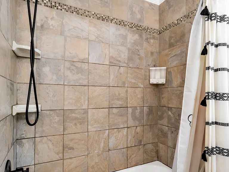 1143 Agnew Dr — Photo 6