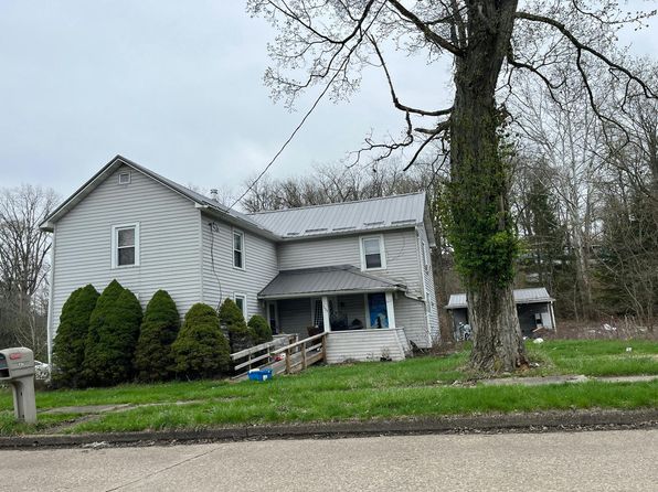 136 Hanna Ave, Adena, OH 43901
