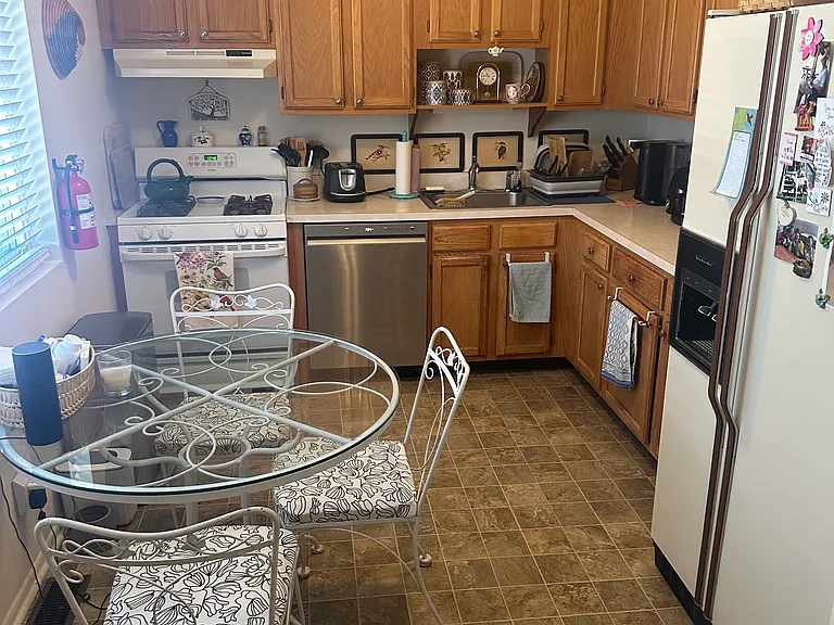 8 Alana Dr #8 — Photo 2