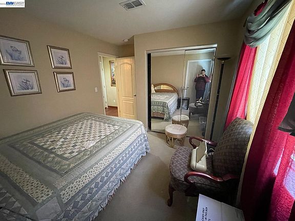 5th image of 1013 Ridgeview Dr