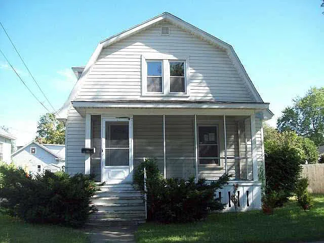725 Bacon St photo 1