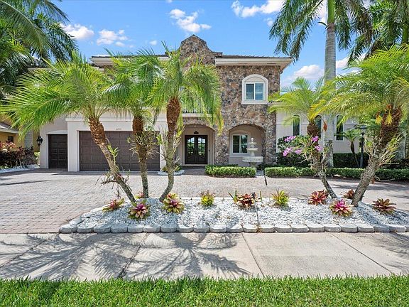 2nd image of 10770 Versailles Boulevard