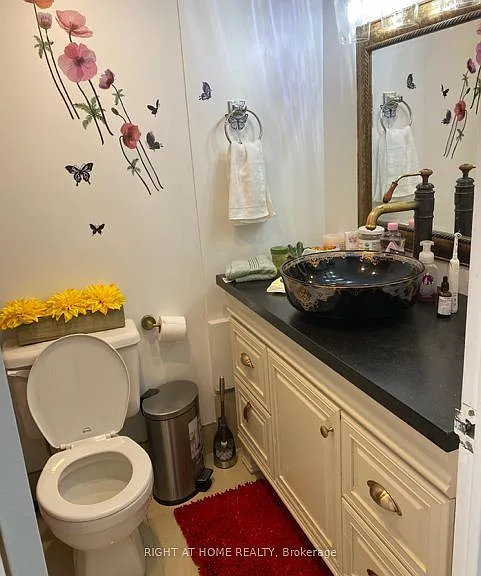 530 Lolita Gdns #1704 — Photo 8