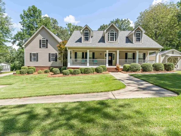 201 Hidden Lakes Dr, Gray, GA 31032