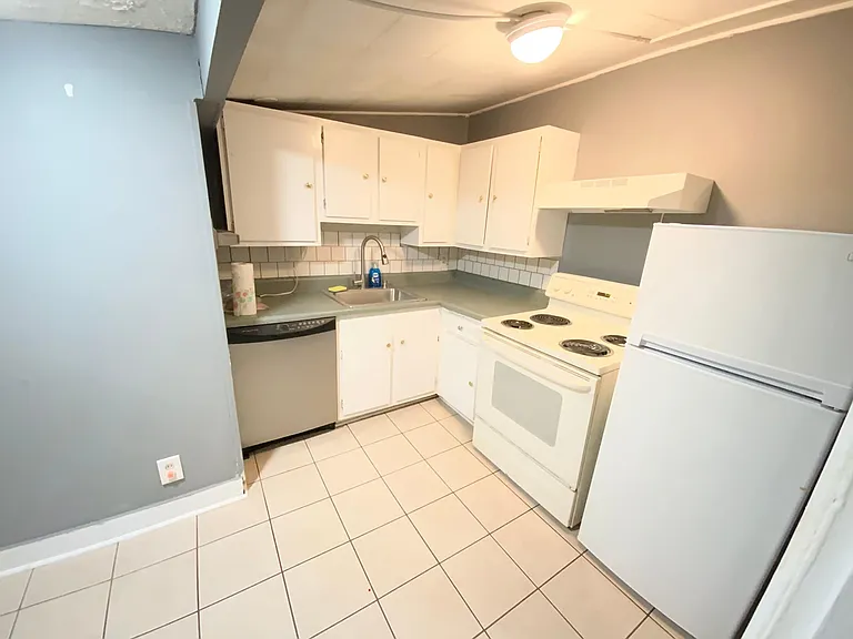 323 Orange St #2 — Photo 5