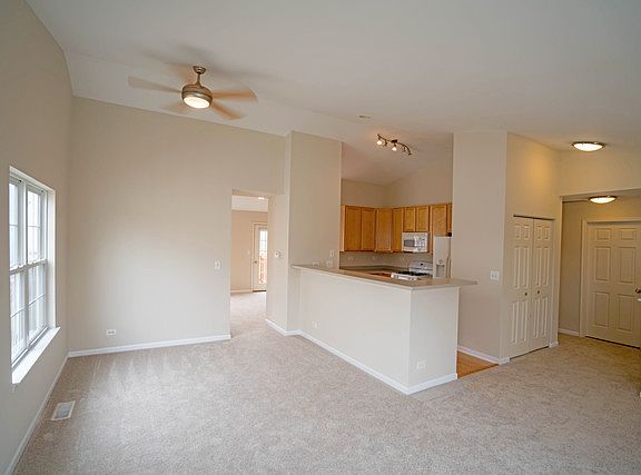 4th image of 726 Woodewind Dr #5