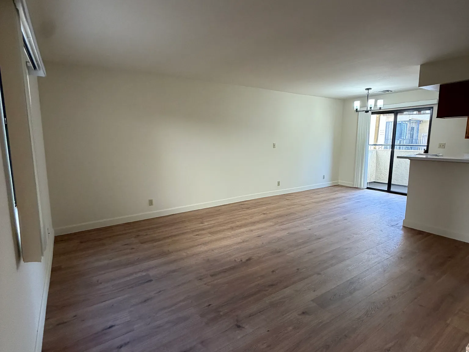 1 bed, 800 sqft, $2,300 — Photo 3