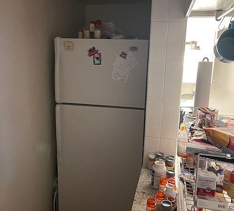 5th image of 900 Savannah Ave #1