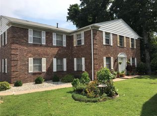 46 Sherwood Frst APT D, Belleville, IL 62223