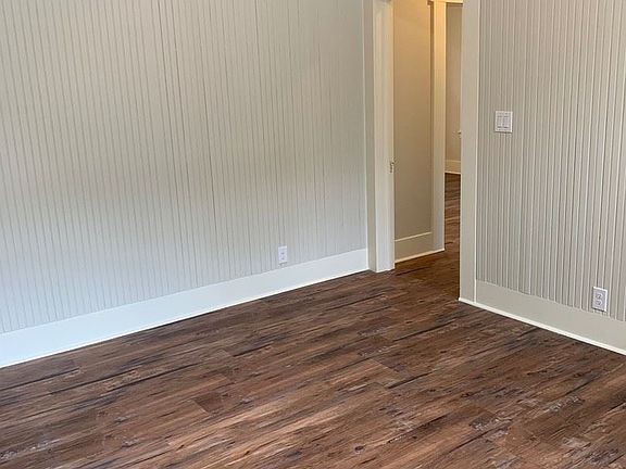 5th image of 424 Plum St