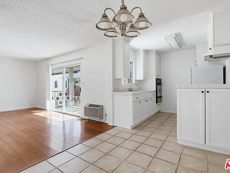 515 N Alfred St #206 — Photo 14