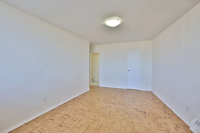 135 Fenelon Dr — Photo 13