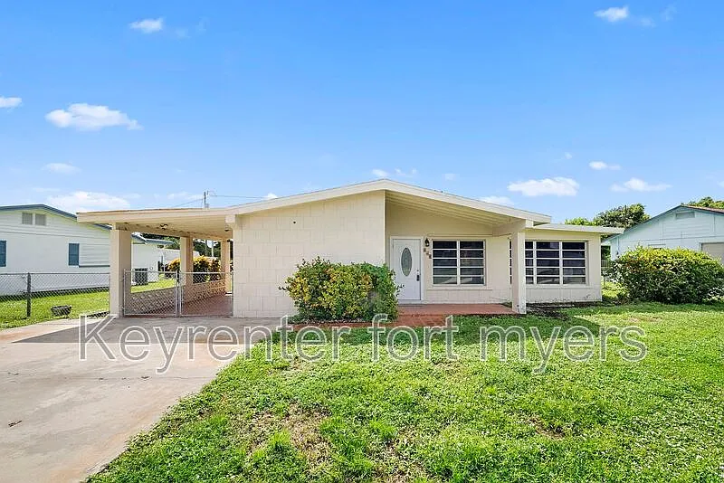 3 bed, 2.0 bath, 1630 sqft, $1,650 — Photo 1