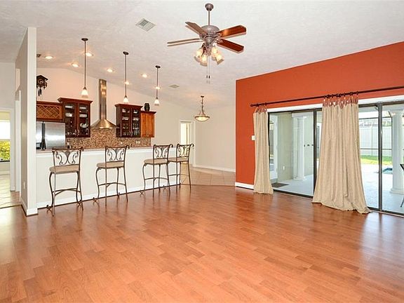 4th image of 3847 Kingston Blvd