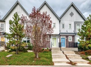 154 S Livingston Ave NE, Calgary, AB T3P 0V9