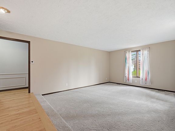 5th image of 3505 E Delaware Trl