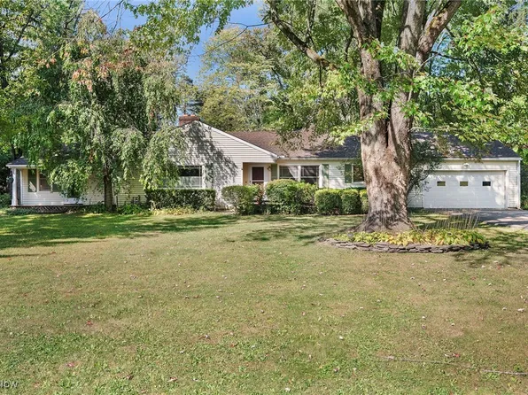 6526 Elmcrest Dr, Hudson, OH 44236