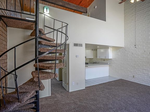4th image of 517 Madeira Dr SE APT C